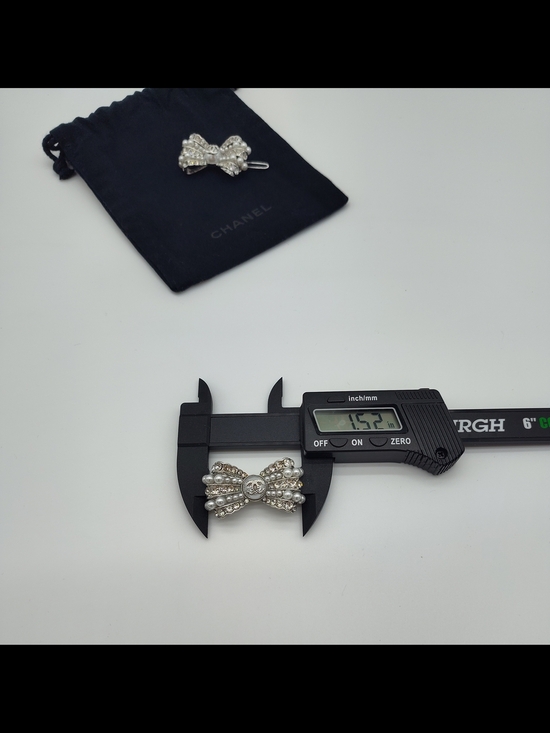 CHANEL CC Pearl Crystal Rhinestone Bow Hair Clips Pair Silver Season 25A France main image 5